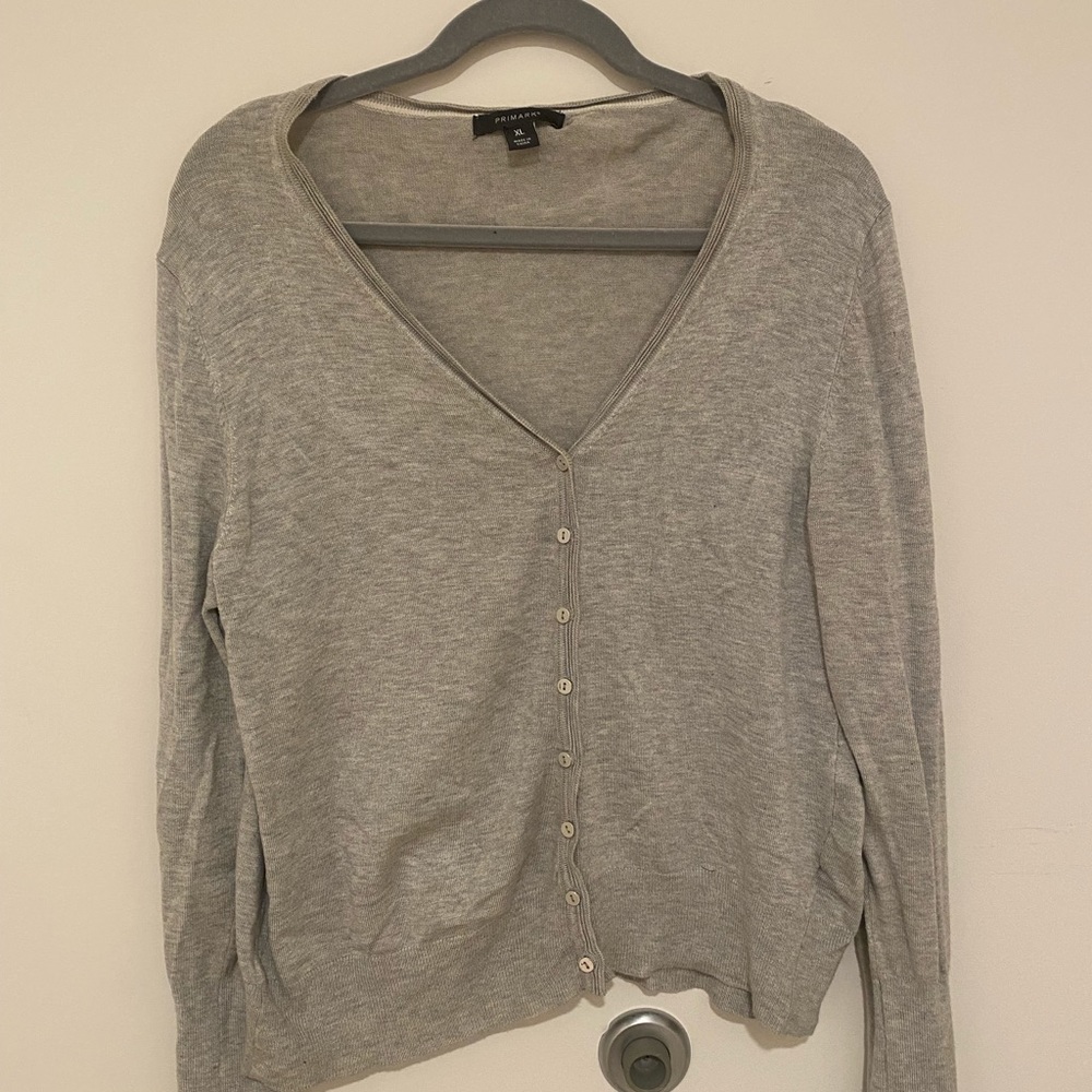 Primark grey button down sweater - Picture 2 of 9